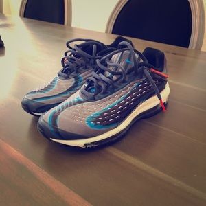Air max deluxe